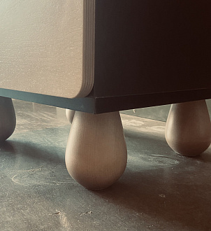 Узкий шкаф с тремя дверками "Split" SP20