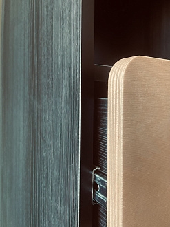 Узкий шкаф с тремя дверками "Split" SP20